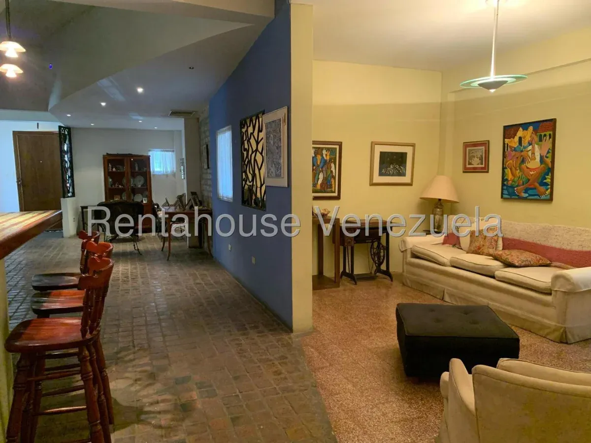 CASA EN VENTA EN CECILIO ACOSTA  - 6