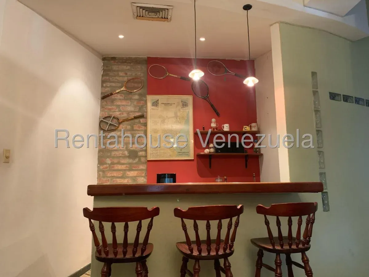 CASA EN VENTA EN CECILIO ACOSTA  - 8