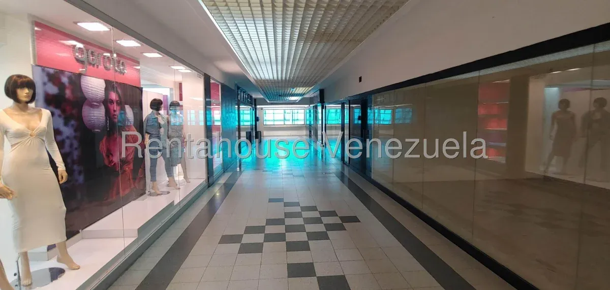 LOCAL COMERCIAL EN VENTA EN AVENIDA LA LIMPIA  - 8