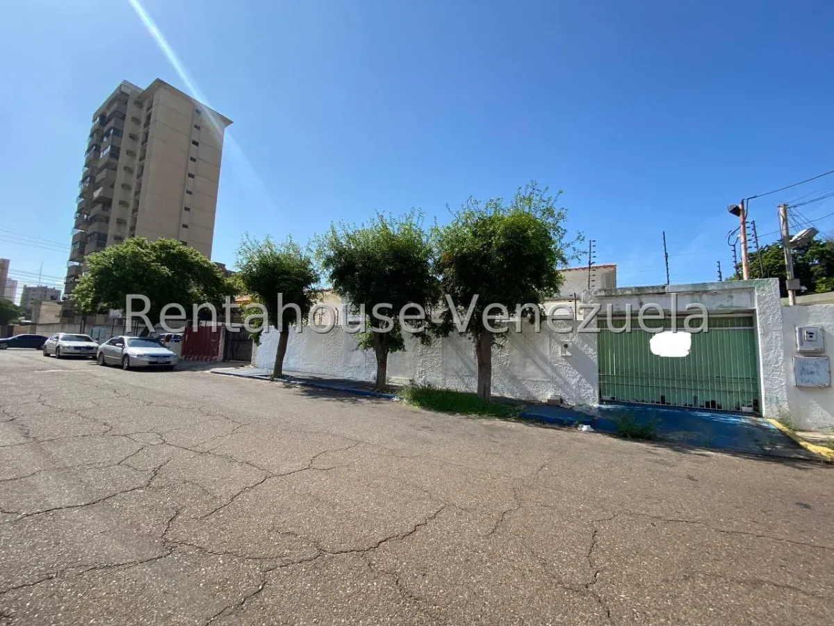 CASA EN VENTA EN SECTOR PARAISO