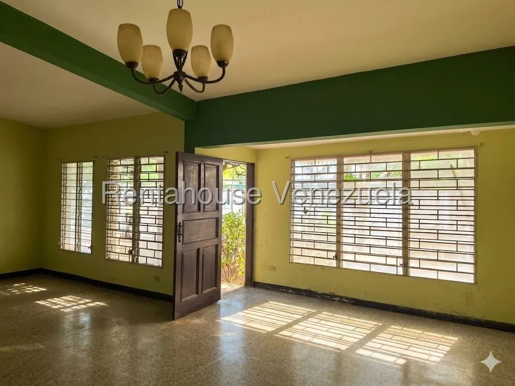 CASA QUINTA EN VENTA EN URBANIZACIÓN CANTACLARO  - 6