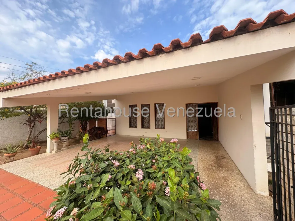 CASA EN VENTA EN URBANIZACIÓN IRAMA - 2