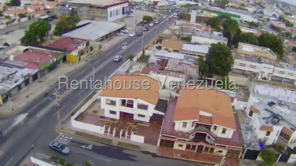 CASA GRANDE EN VENTA EN URBANIZACIÓN CANAIMA 