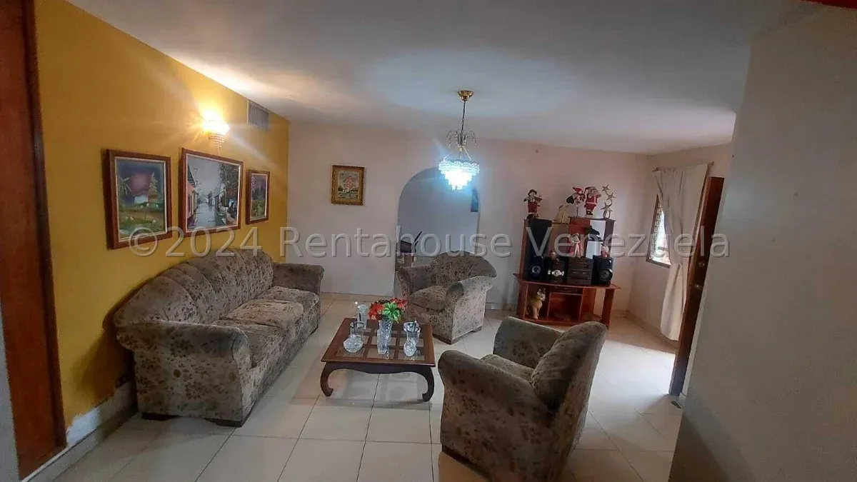 CASA GRANDE EN VENTA EN URBANIZACIÓN CANAIMA  - 6
