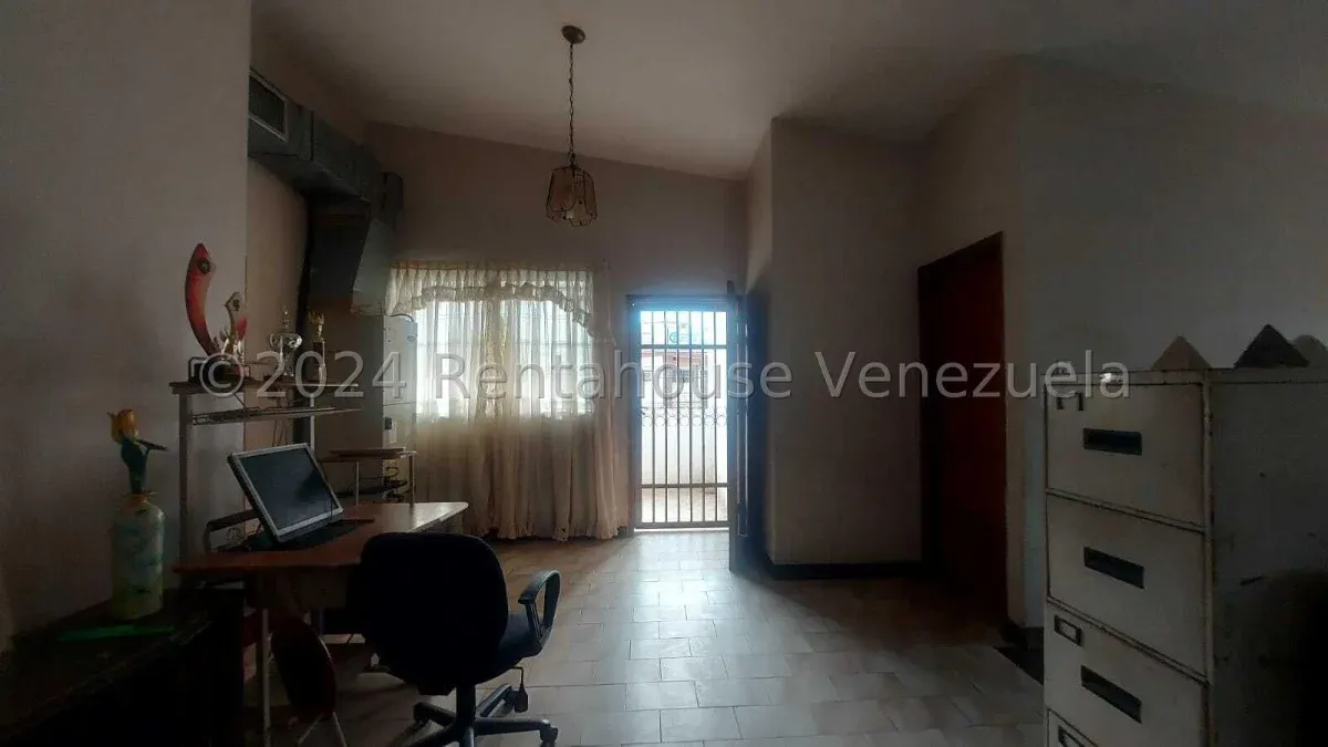CASA GRANDE EN VENTA EN URBANIZACIÓN CANAIMA  - 11