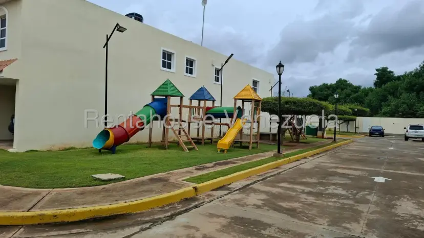 TOWNHOUSE EN VENTA EN LAGO MAR BEACH 