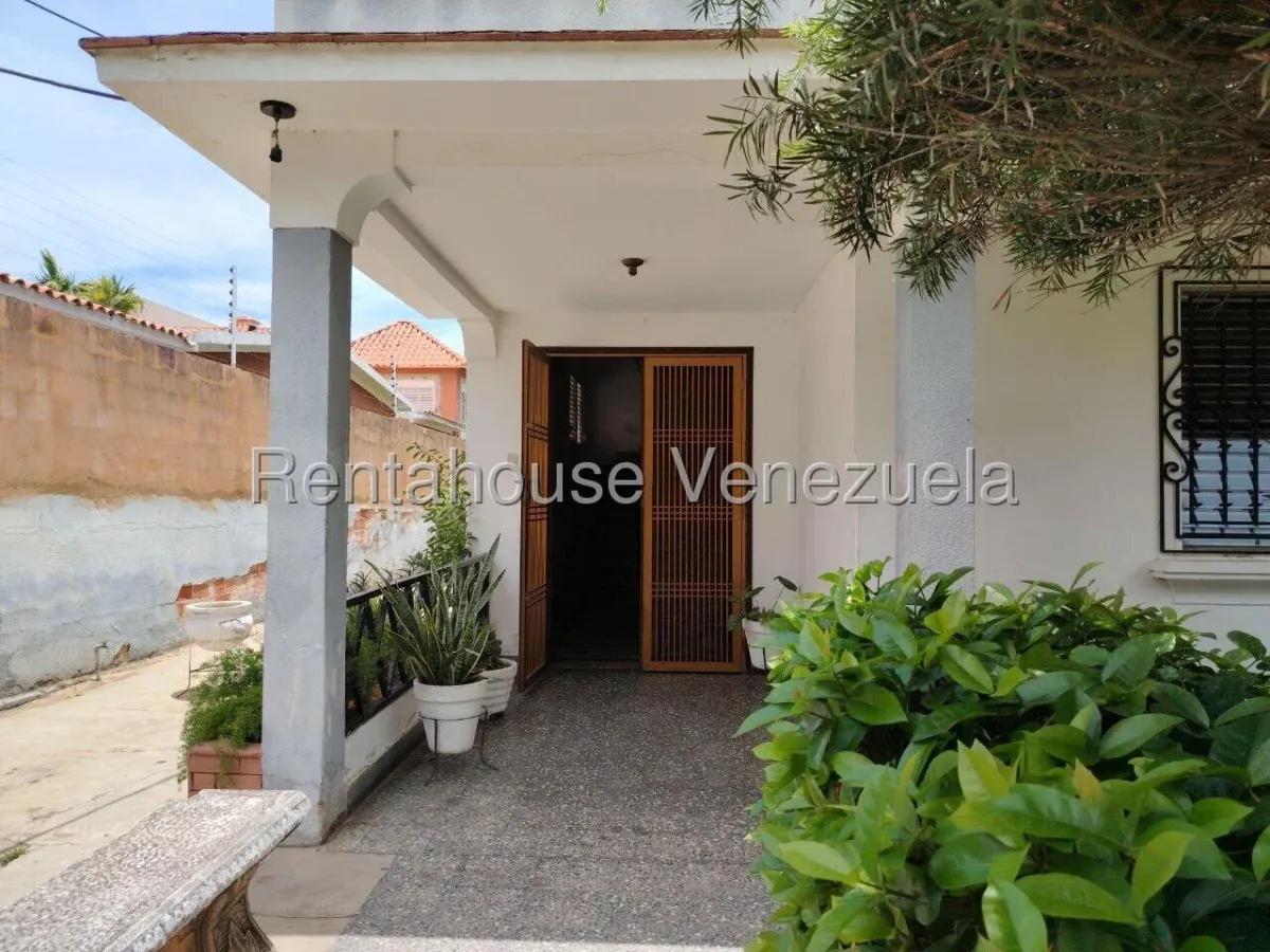 CASA AMPLIA EN VENTA EN SECTOR TIERRA NEGRA