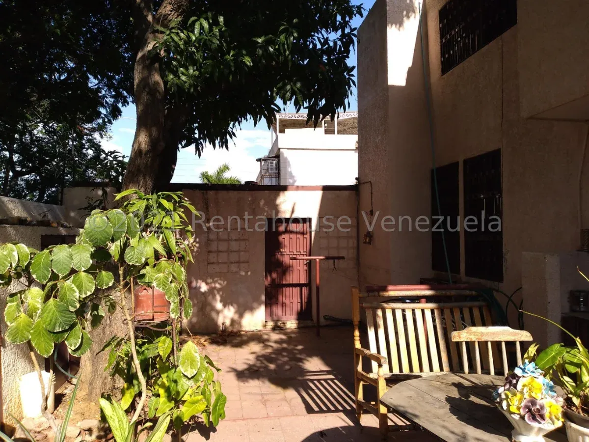 CASA GRANDE EN VENTA EN URBANIZACIÓN ZAPARA - 12