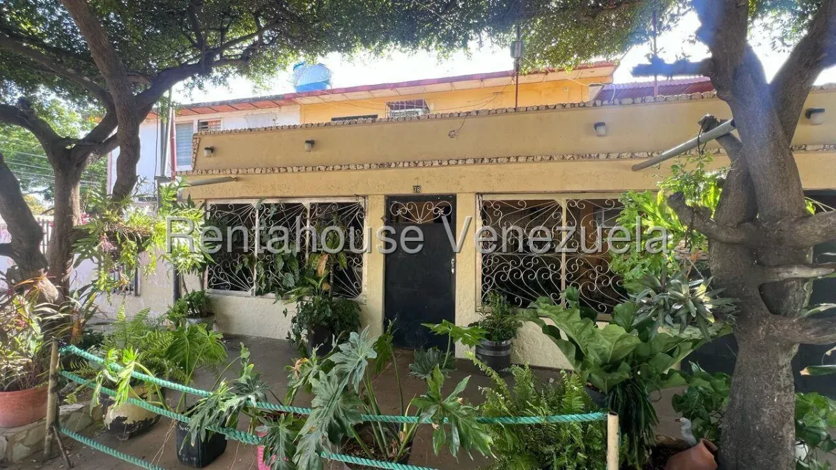 COMODA CASA EN VENTA EN EL SECTOR SAN JACINTO 