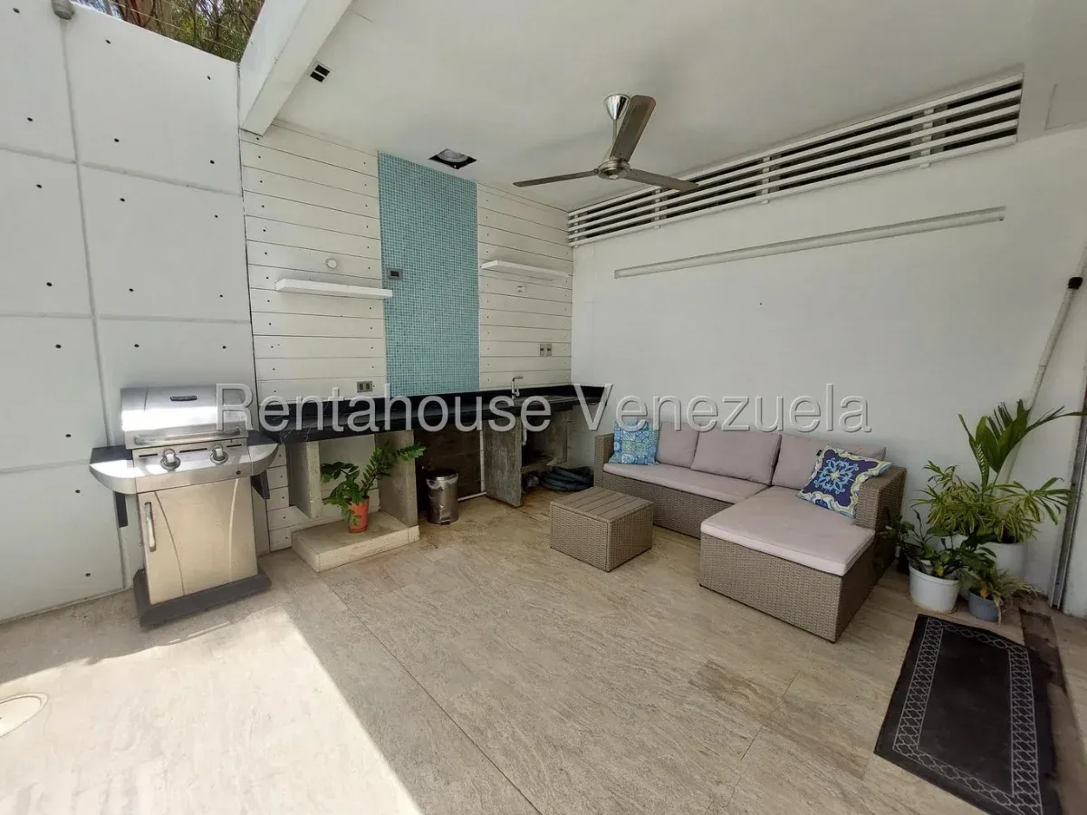 TOWNHOUSE CON PISCINA EN ALQUILER EN CANTACLARO  - 3