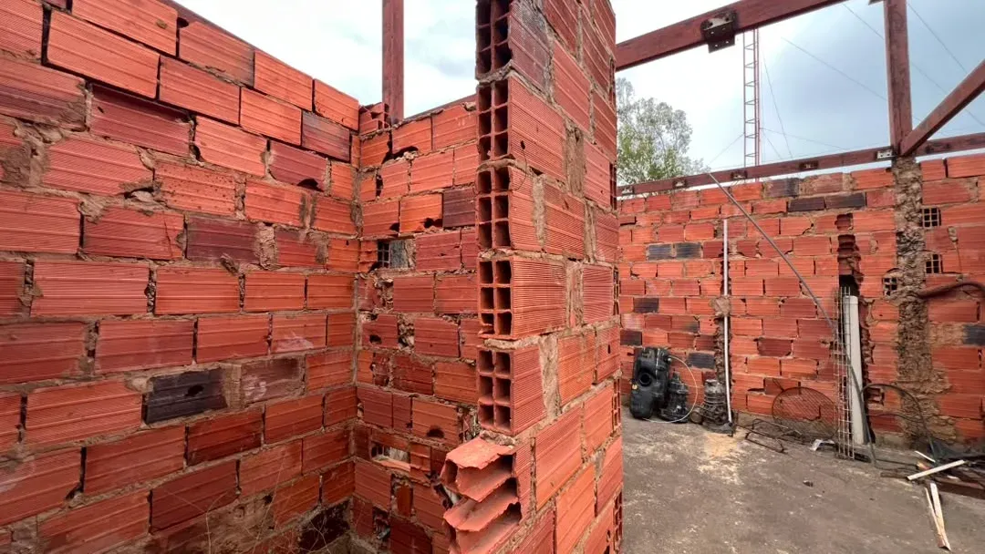 OPORTUNIDAD DE INVERSIÓN 3 TOWNHOUSE EN VENTA EN ZONA OESTE URBANIZACIÓN LA PIONERA  - 2