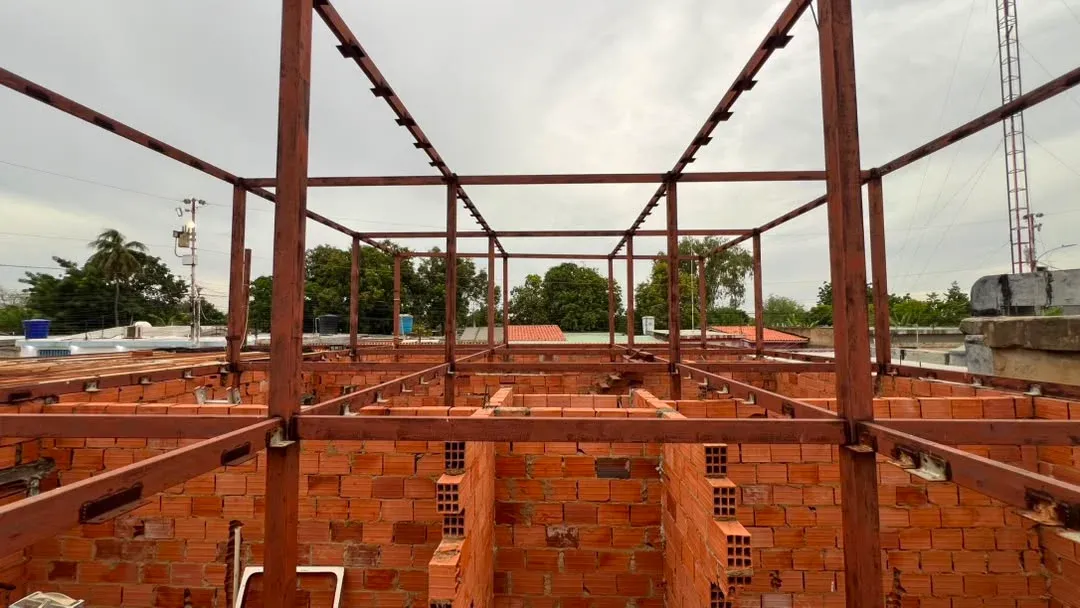 OPORTUNIDAD DE INVERSIÓN 3 TOWNHOUSE EN VENTA EN ZONA OESTE URBANIZACIÓN LA PIONERA  - 3