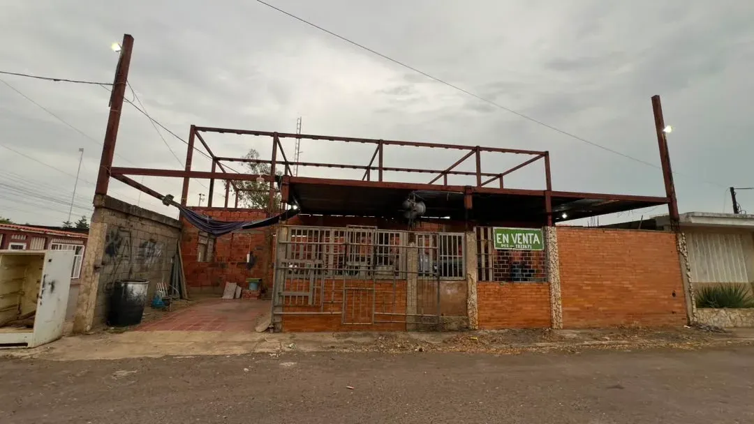 OPORTUNIDAD DE INVERSIÓN 3 TOWNHOUSE EN VENTA EN ZONA OESTE URBANIZACIÓN LA PIONERA  - 4