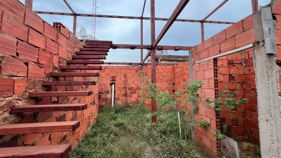 OPORTUNIDAD DE INVERSIÓN 3 TOWNHOUSE EN VENTA EN ZONA OESTE URBANIZACIÓN LA PIONERA  - 5