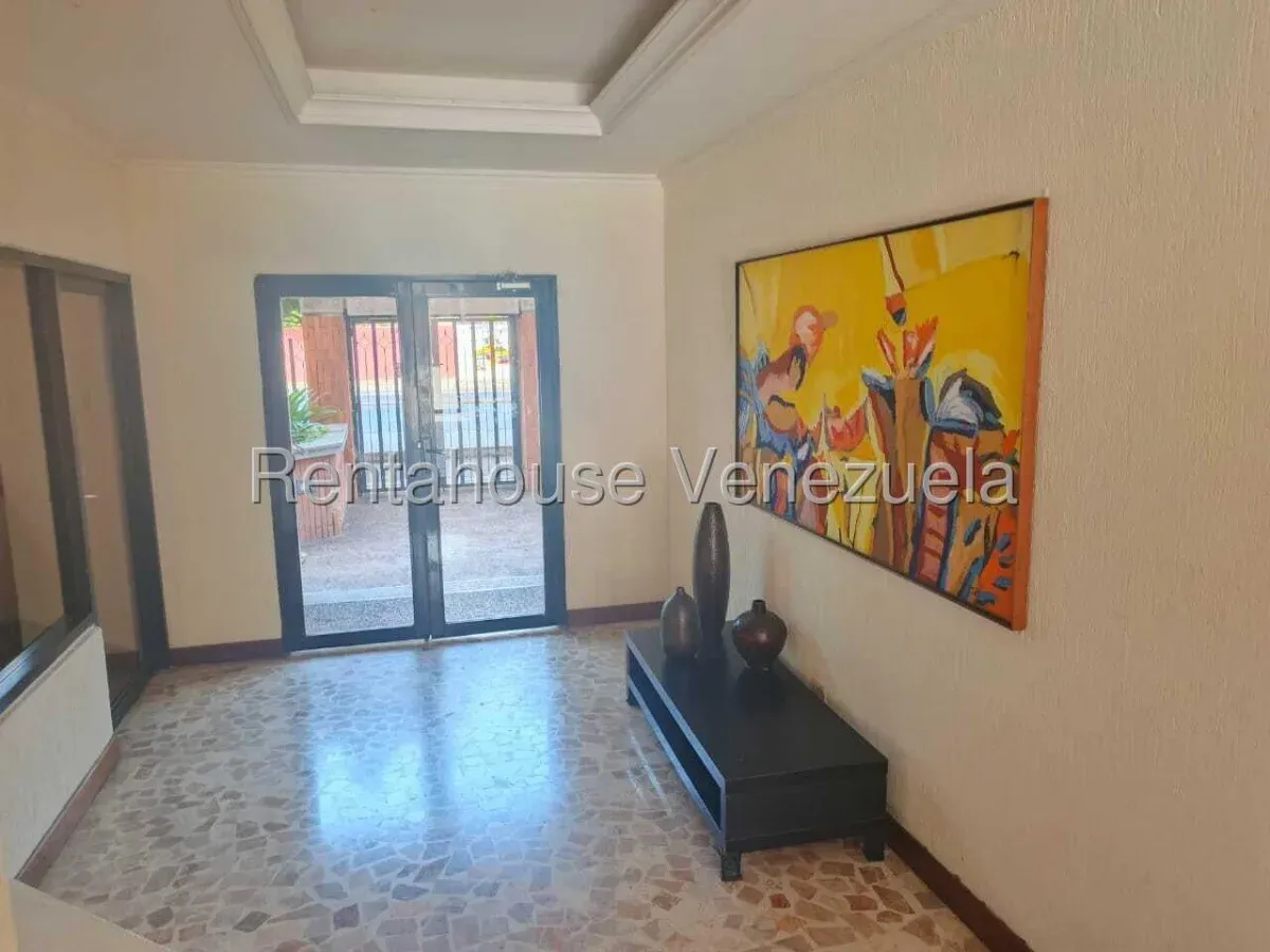 APARTAMENTO EN ALQUILER EN AVENIDA EL MILAGRO  - 2