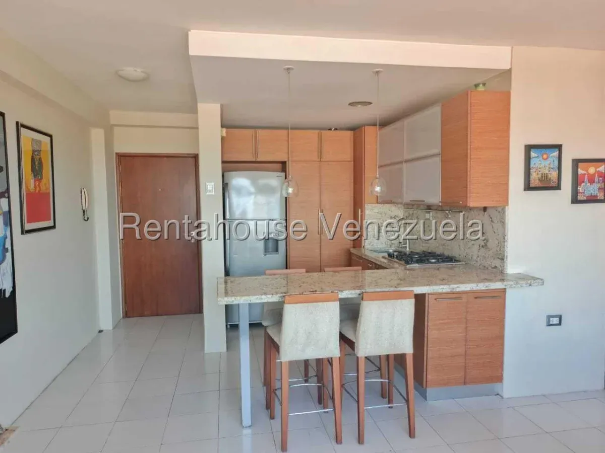 LINDO APARTAMENTO EN ALQUILER EN AVENIDA EL MILAGRO  - 8