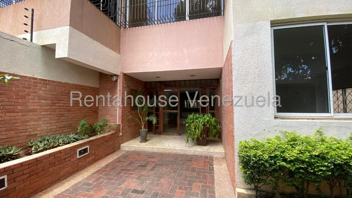 APARTAMENTO EN VENTA EN LA LAGO - 2