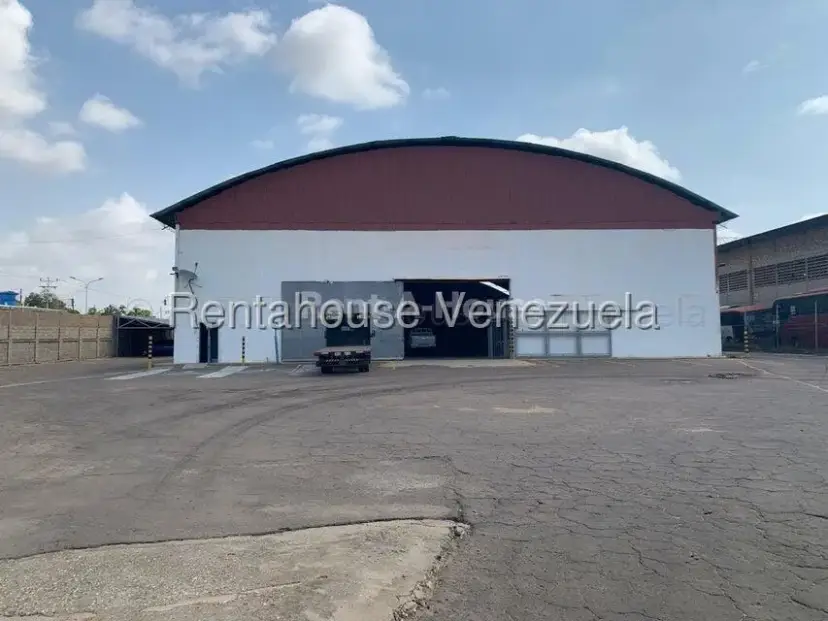 GALPÓN EN ALQUILER EN ZONA INDUSTRIAL 