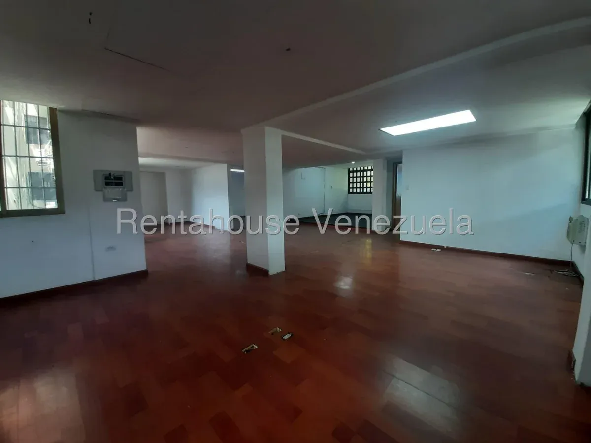 Oficina en Las Mercedes, CR.  - 3