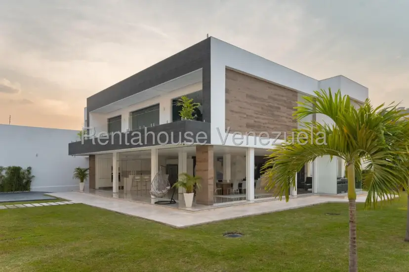 Casa en venta en Prados del Este, CR, MLS 26-17841.