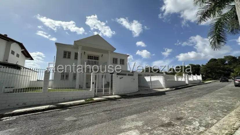 Casa en venta en La Tahona, CR, MLS 27-410.