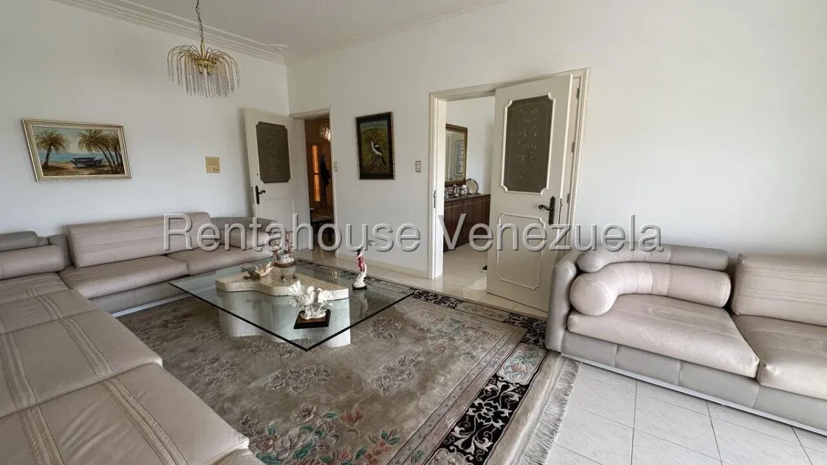 Casa en venta en La Tahona, CR, MLS 27-410. - 2