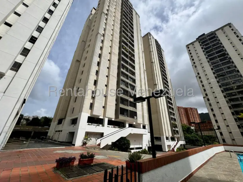 Apartamento en El Cigarral, CR, MLS 27-626.