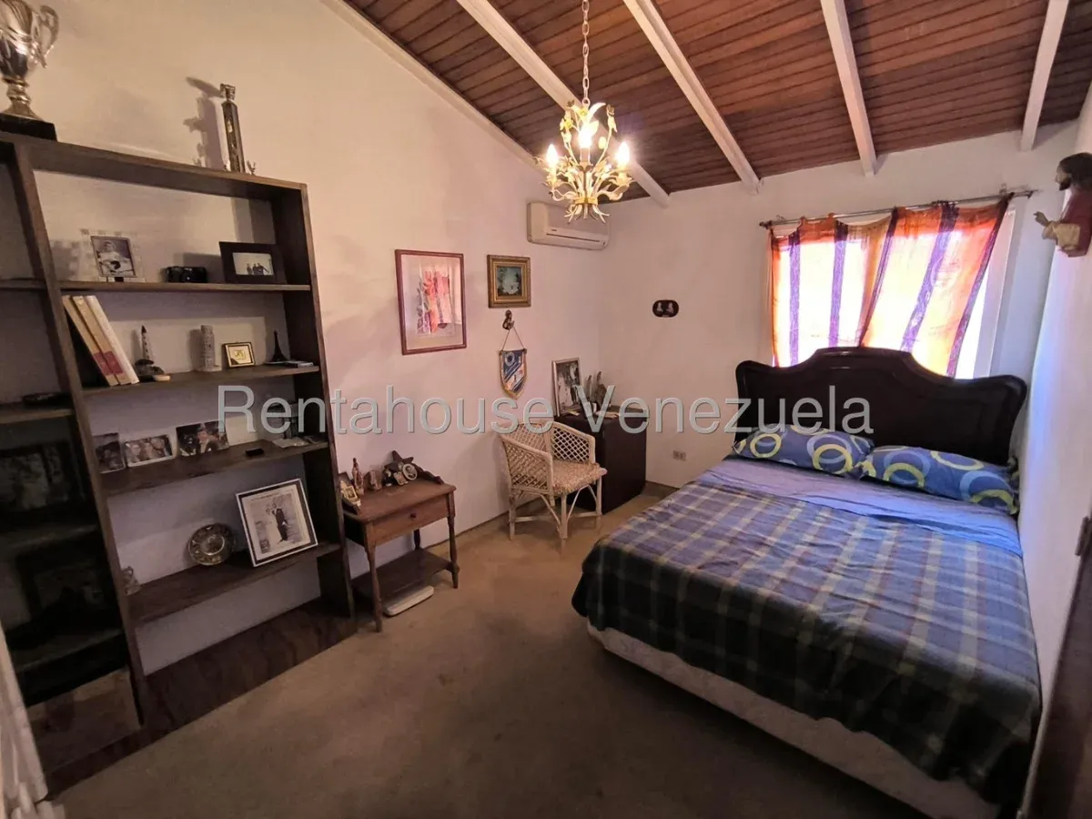 Casa en Colinas de la California, CR, MLS 27-1463. - 12