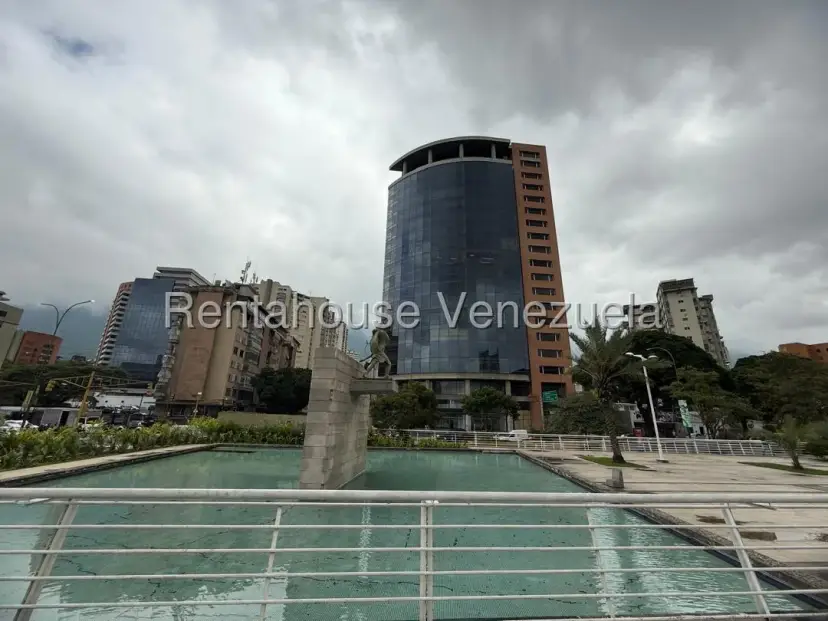 Oficina en Los Dos Caminos, CR, MLS 27-1793.