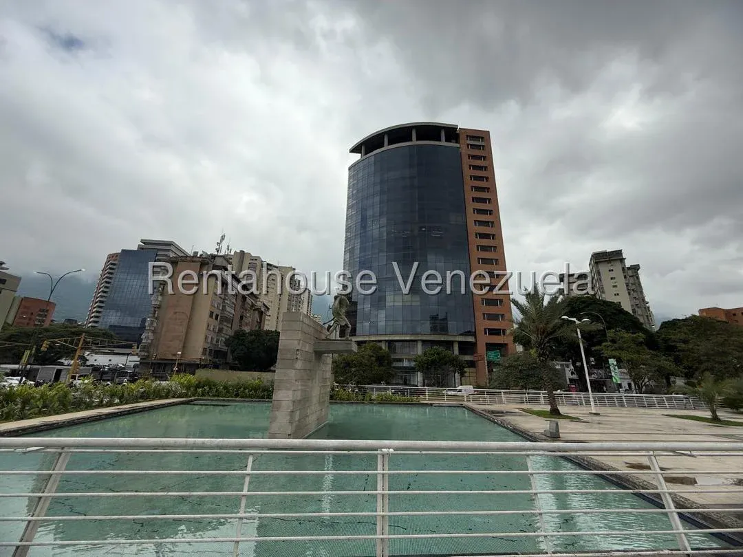 Oficina en Los Dos Caminos, CR, MLS 27-1793.