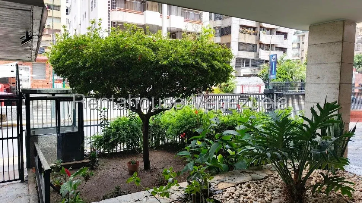 Apartamento en Los Palos Grandes, CR, MLS 27-1783. - 2
