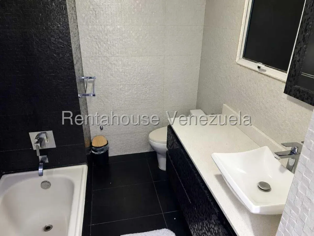 Apartamento en Colinas de los Chaguaramos, CR, MLS 27-1784. - 17
