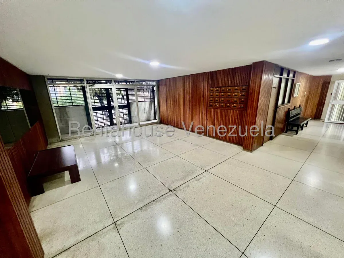 Apartamento en Las Mercedes, CR, MLS 27-2003. - 4