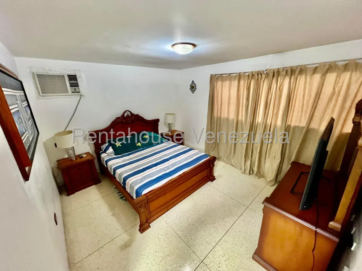 Apartamento en Las Mercedes, CR, MLS 27-2003. - 14