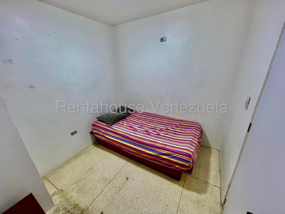 Apartamento en Las Mercedes, CR, MLS 27-2003. - 16
