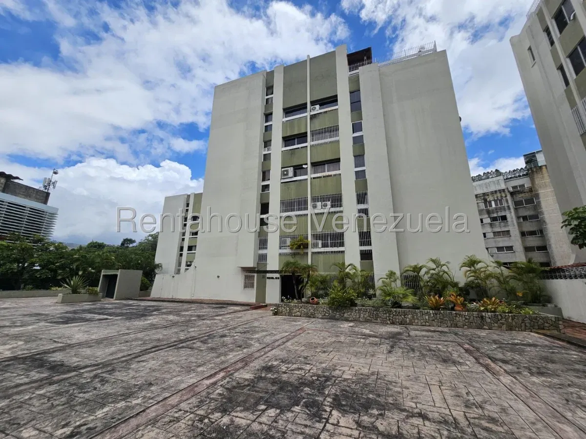 Apartamento en Los Samanes, CR, MLS 27-1606.