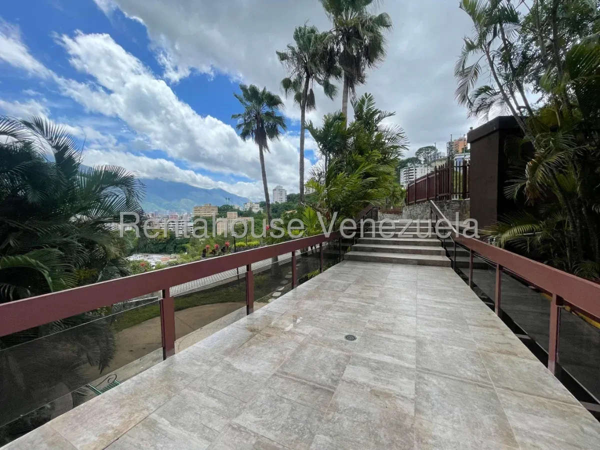 Apartamento en Colinas de Bello monte, CR, MLS 27-477. - 2