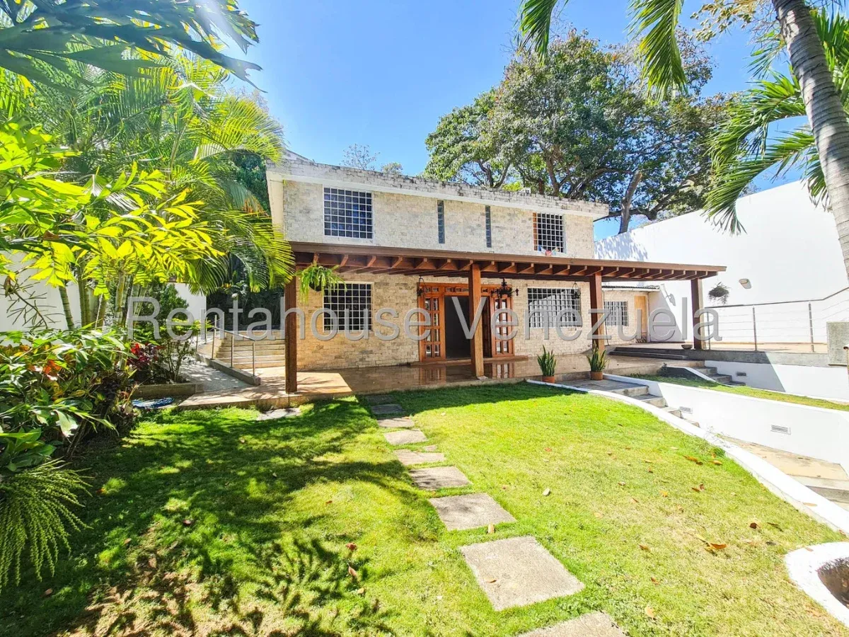 Casa en Cumbres de Curumo, CR, MLS 25-17645.
