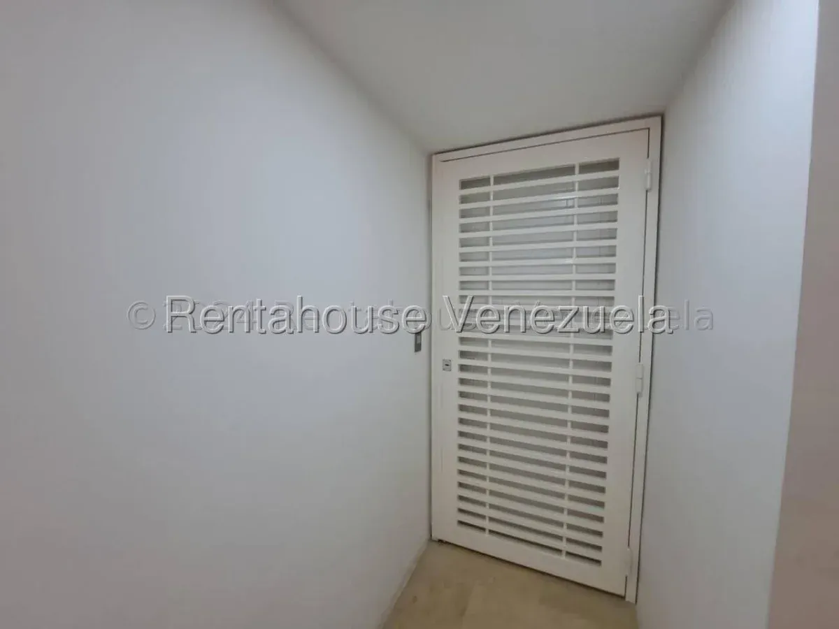 Apartamento en El Rosa, CR, MLS 27-2809. - 2