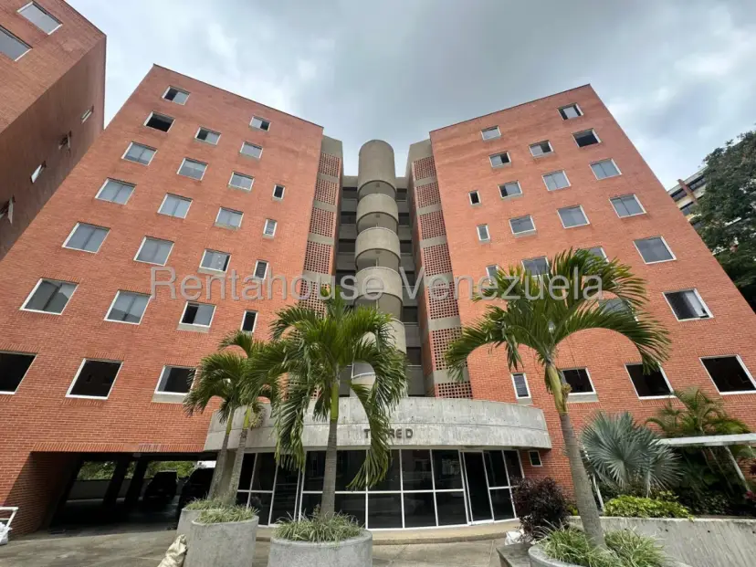 Apartamento en El Cigarral, CR, MLS 27-2961.
