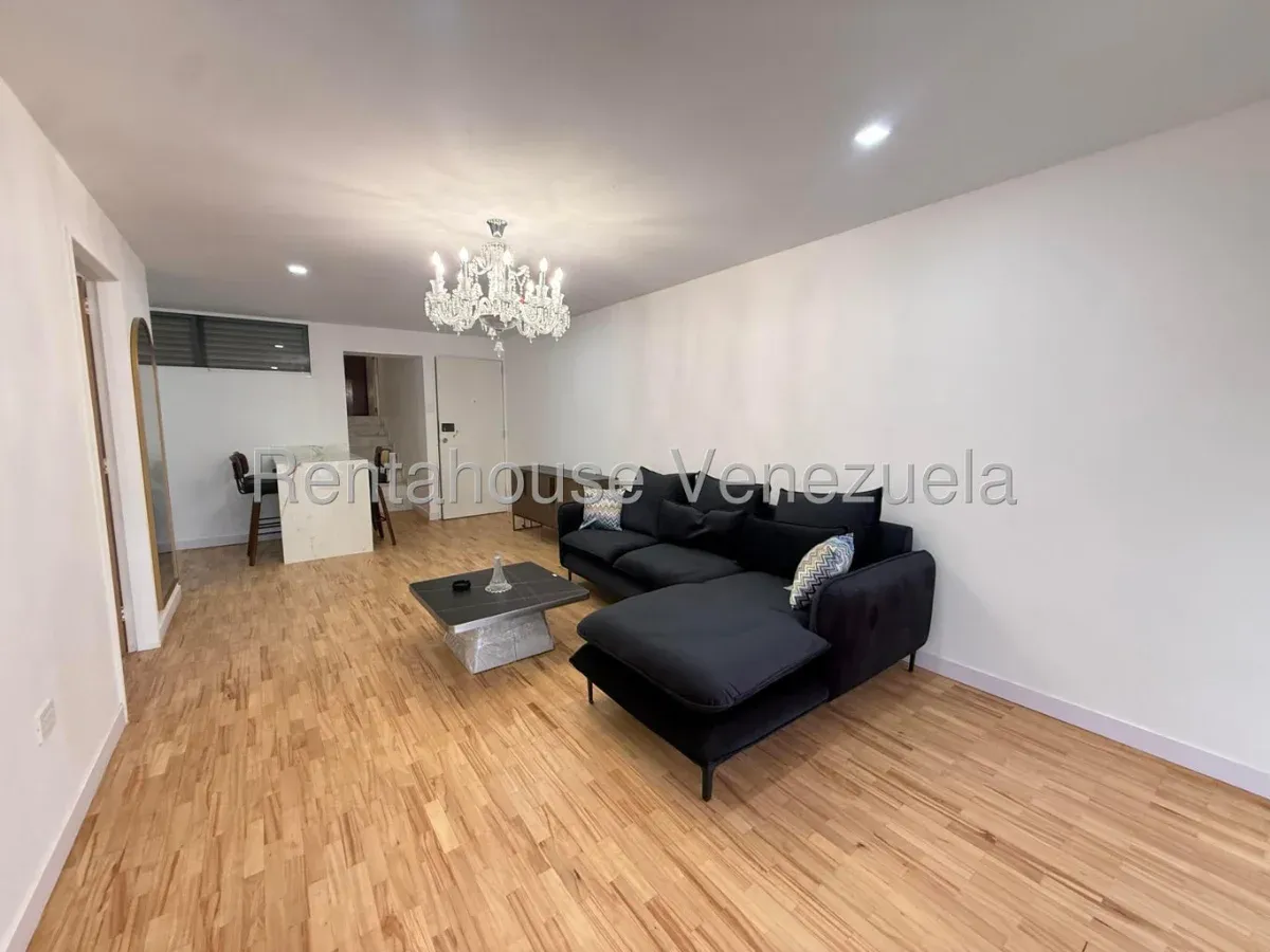 Apartamento en Las Mercedes, CR, MLS 27-4435. - 2