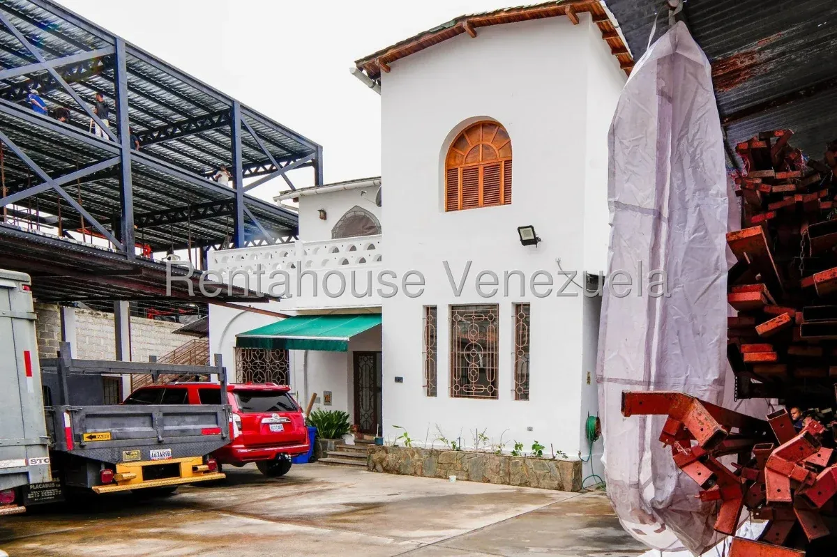 local en la Florida, CR, MLS 27-3957. - 2