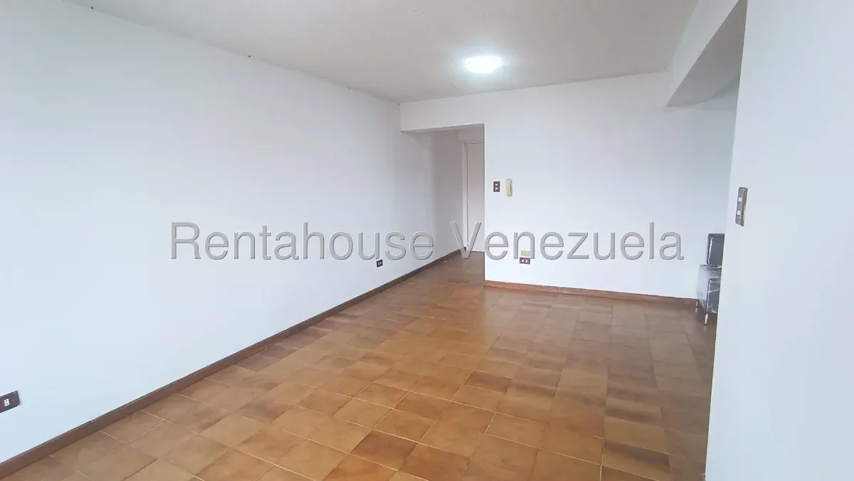 Apartamento en La Urbina, CR, MLS 27-2307. - 4
