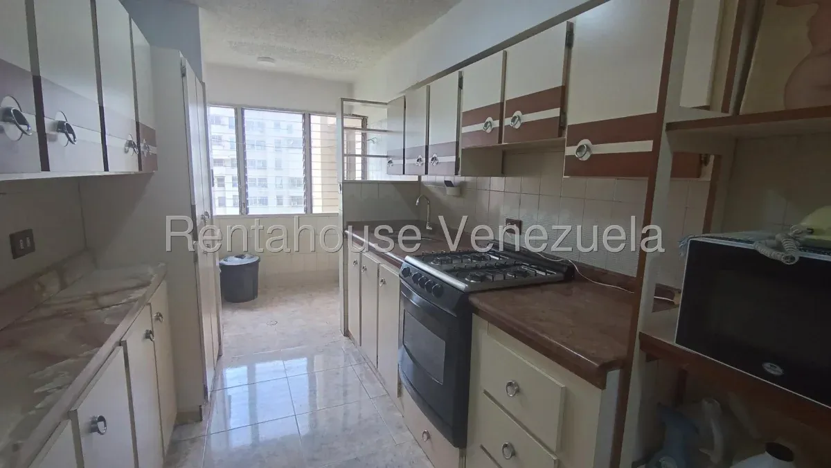 Apartamento en La Urbina, CR, MLS 27-2307. - 8
