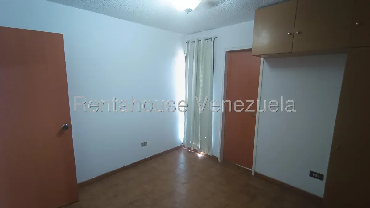 Apartamento en La Urbina, CR, MLS 27-2307. - 13