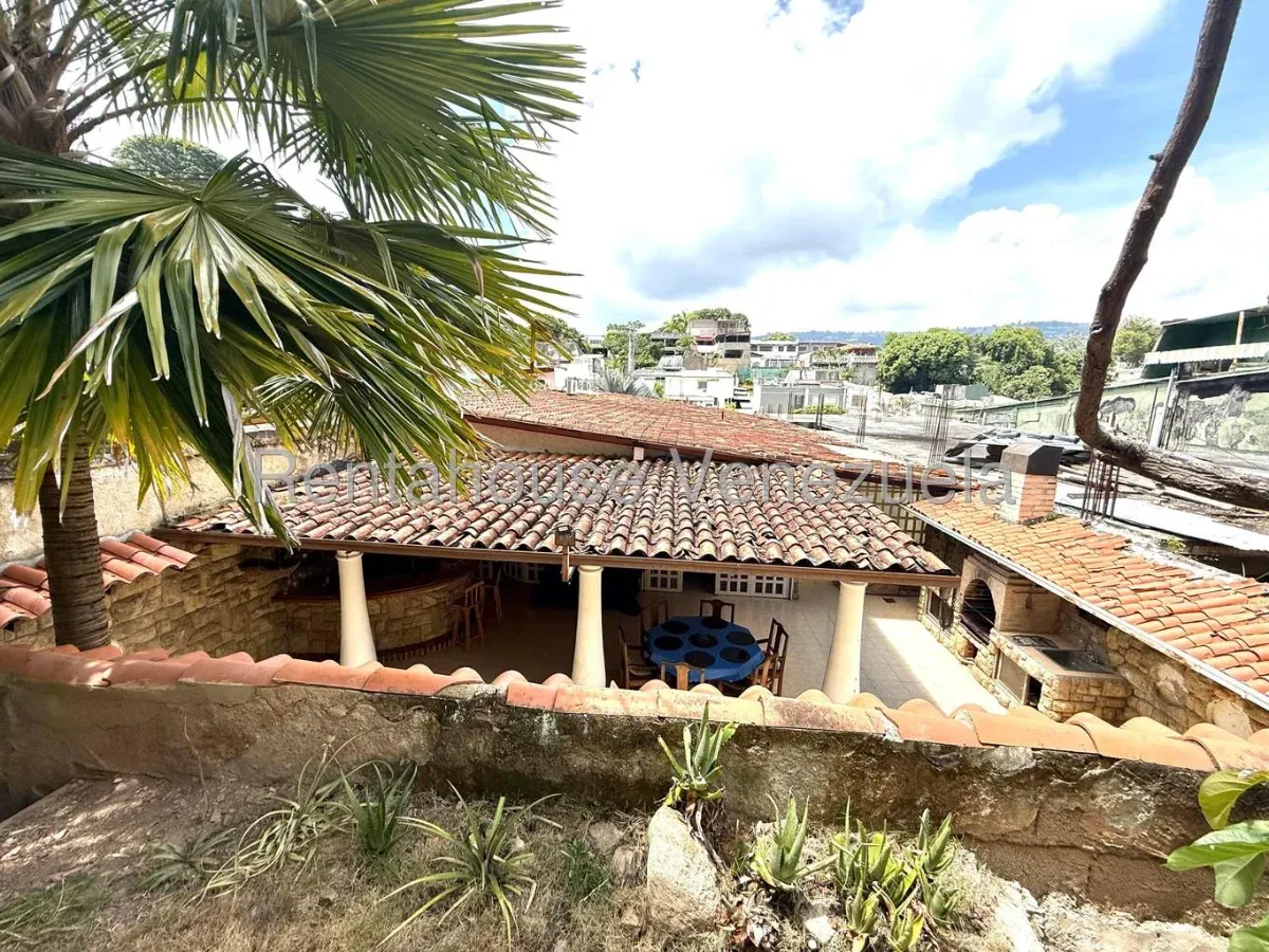 CASA EN EL CAFETAL, CR. - 14