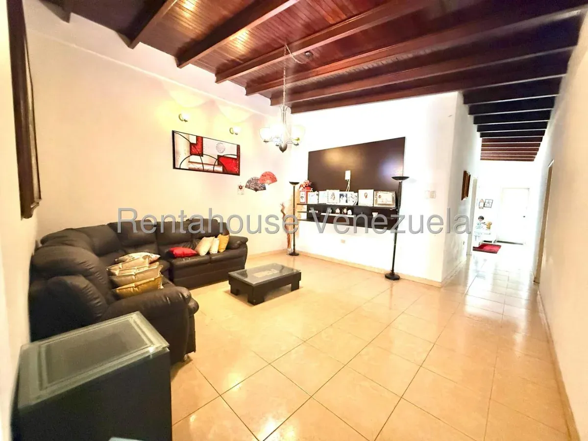 CASA EN EL CAFETAL, CR. - 17