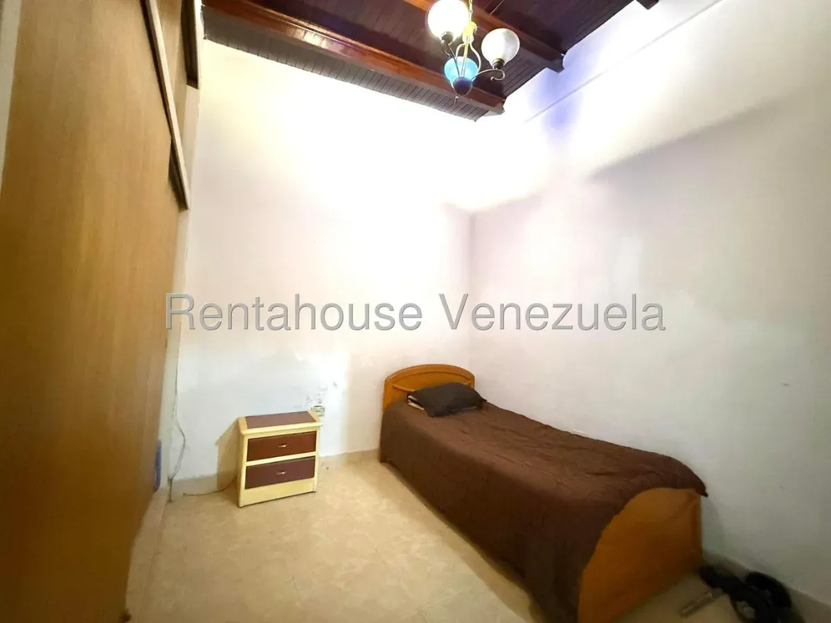 CASA EN EL CAFETAL, CR. - 19