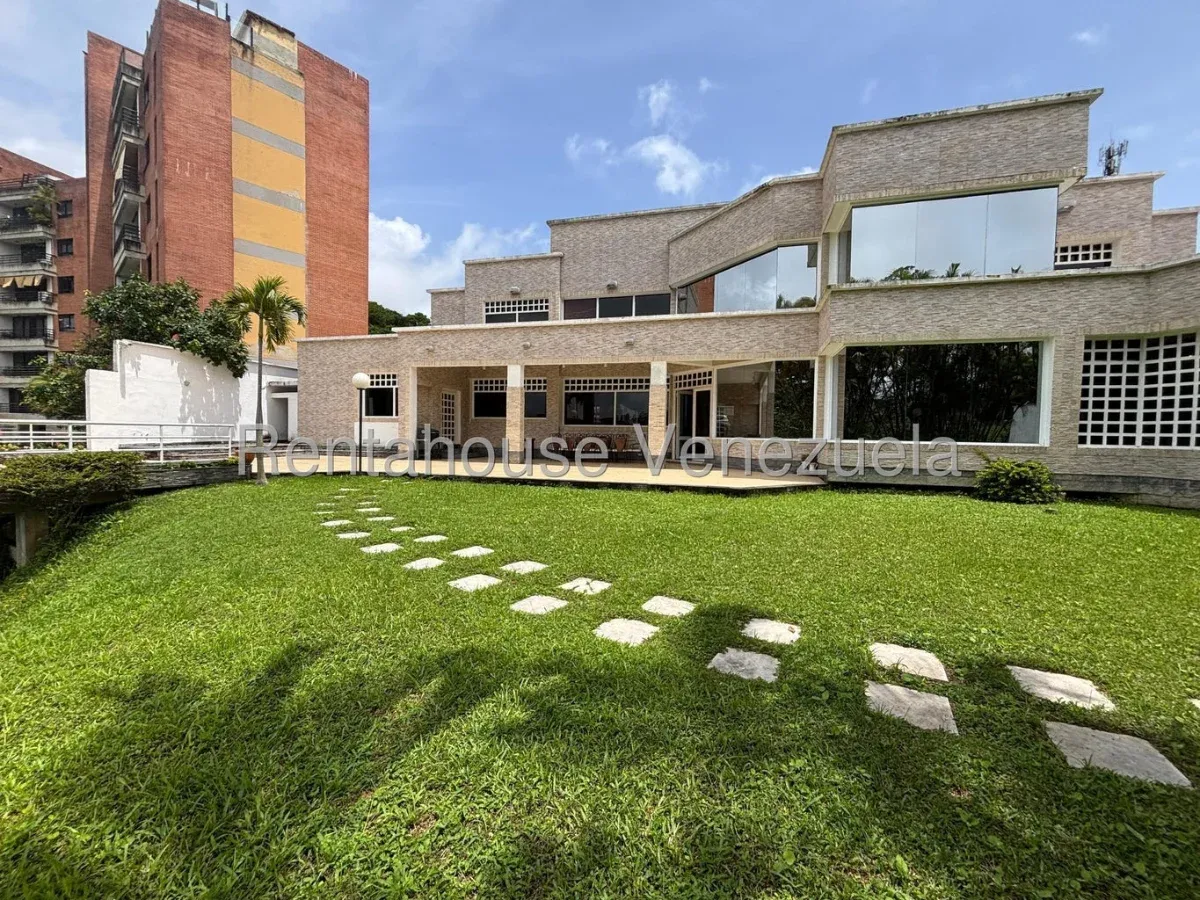 Casa en Lomas de La Lagunita, MLS 26-10604.