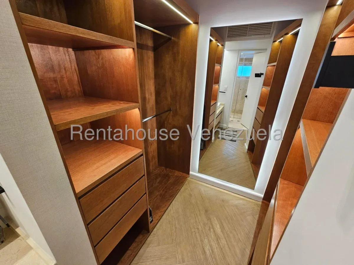 Apartamento en Campo Alegre, CR. - 13